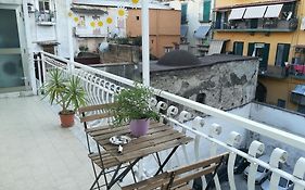 Dint e viche e Napule Guest House